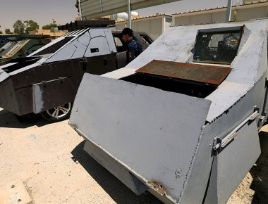 Βγαλμένα απ' το «Mad Max» τα αυτοσχέδια οχήματα του ISIS - Μοναδικές φωτό και βίντεο